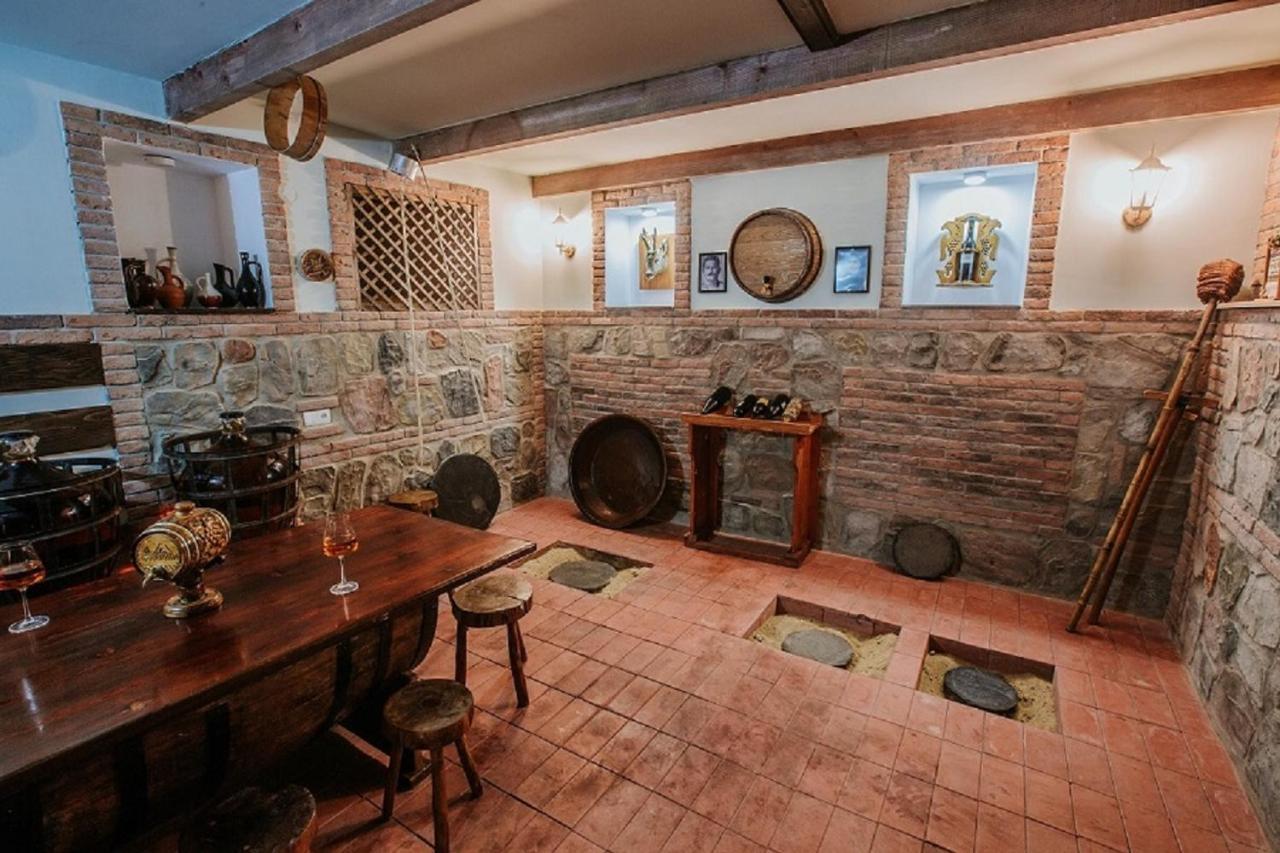 Neli & Zaal Guest House Telavi Dış mekan fotoğraf