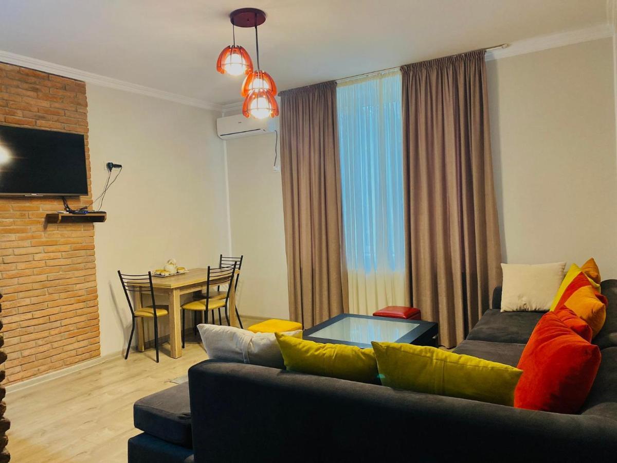 Neli & Zaal Guest House Telavi Dış mekan fotoğraf