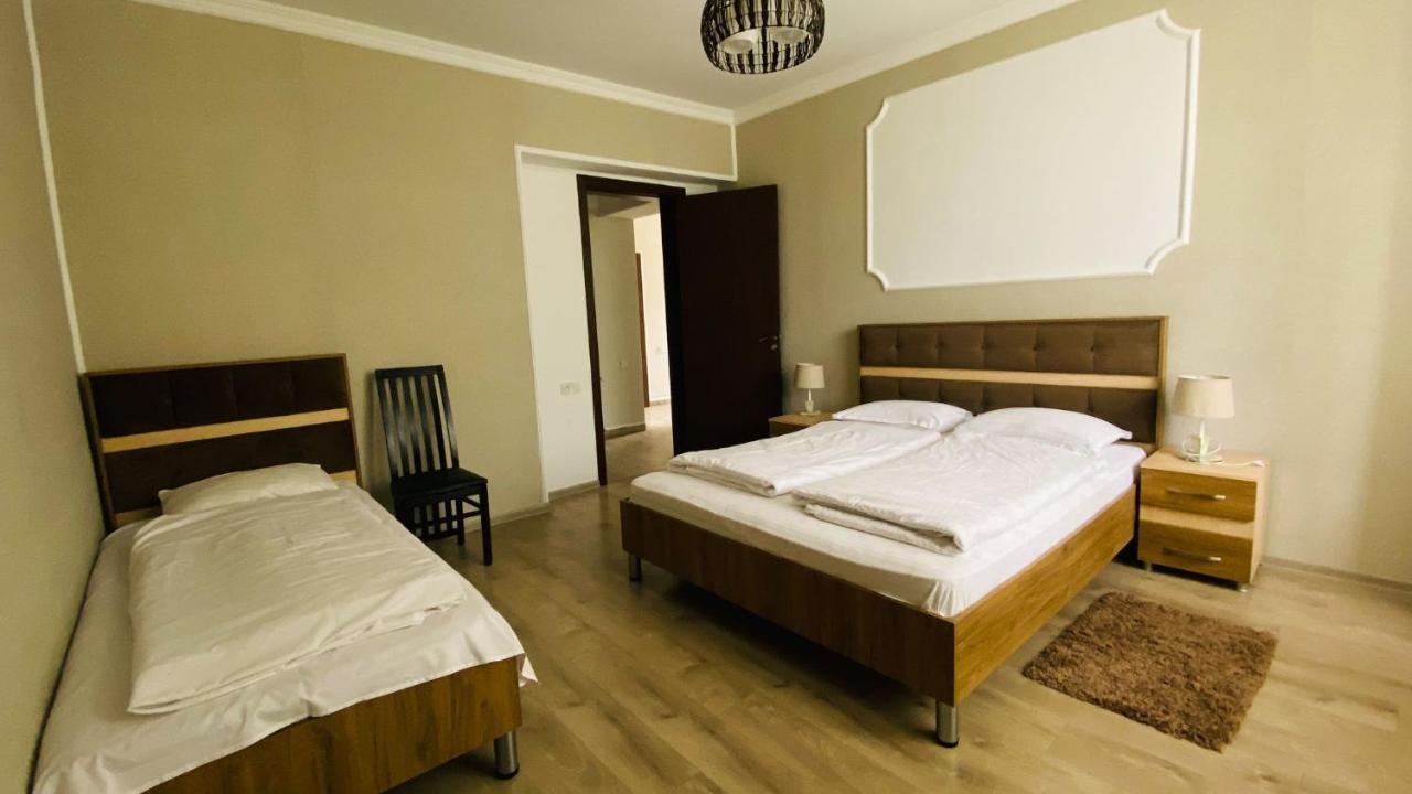 Neli & Zaal Guest House Telavi Dış mekan fotoğraf