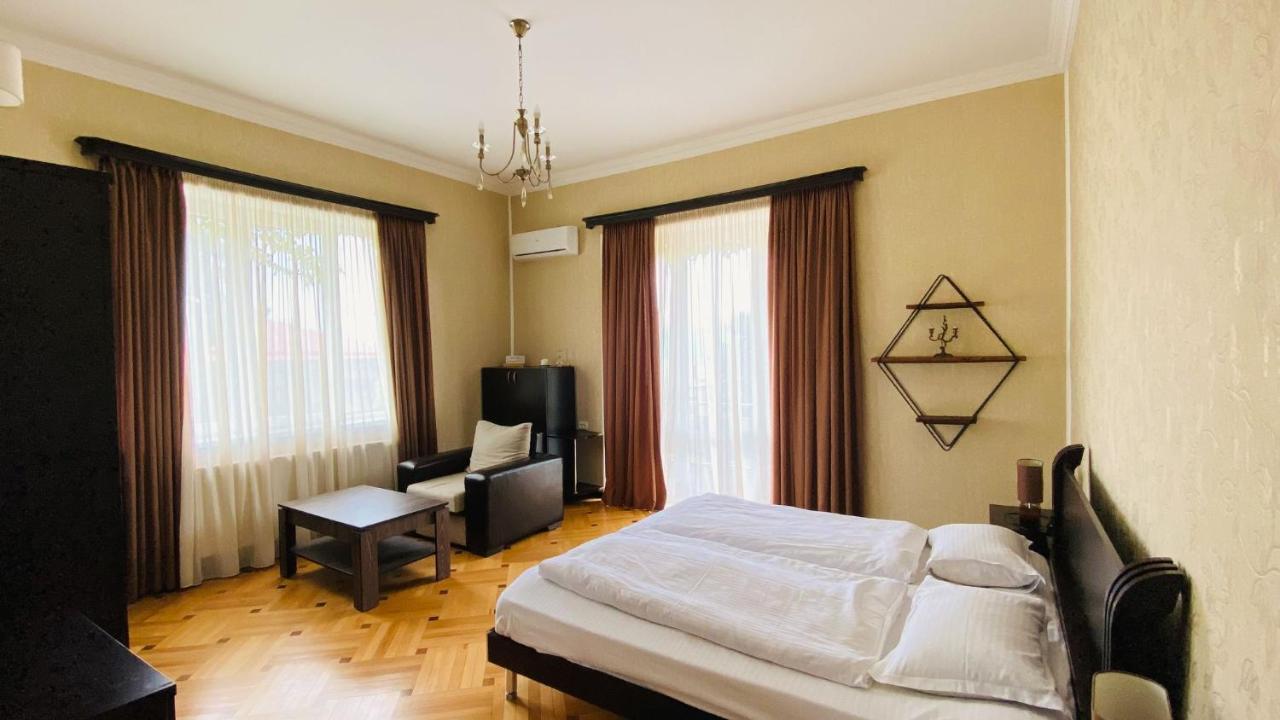Neli & Zaal Guest House Telavi Dış mekan fotoğraf