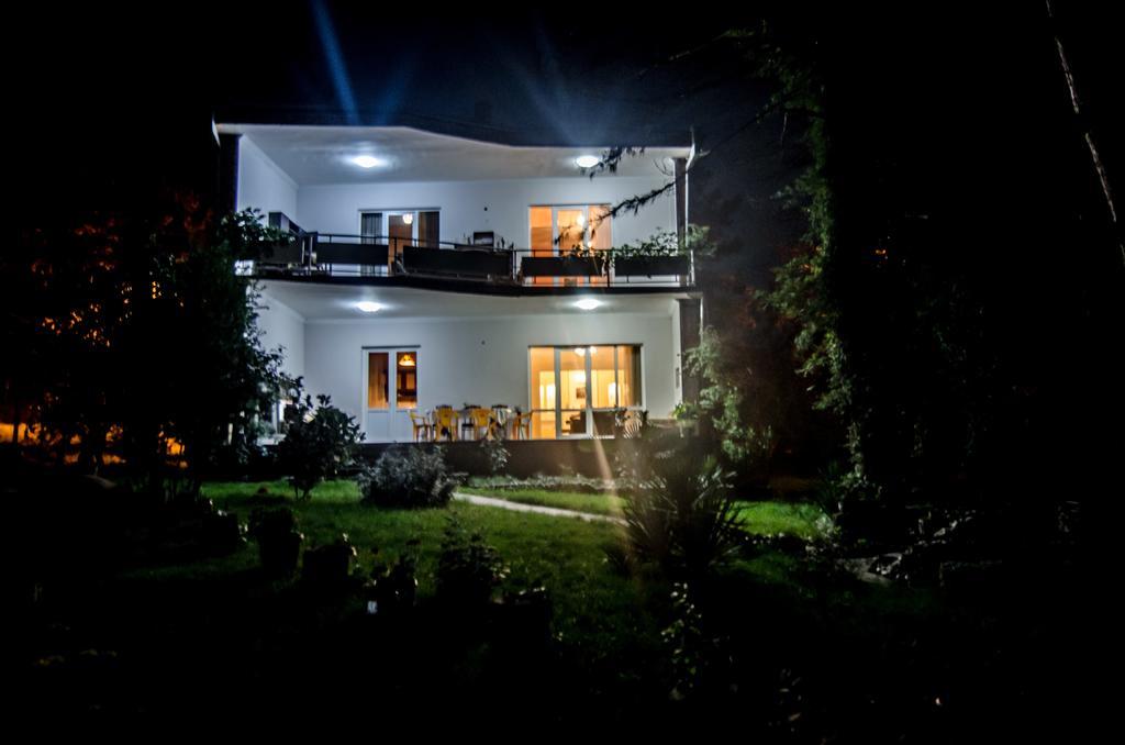 Neli & Zaal Guest House Telavi Dış mekan fotoğraf